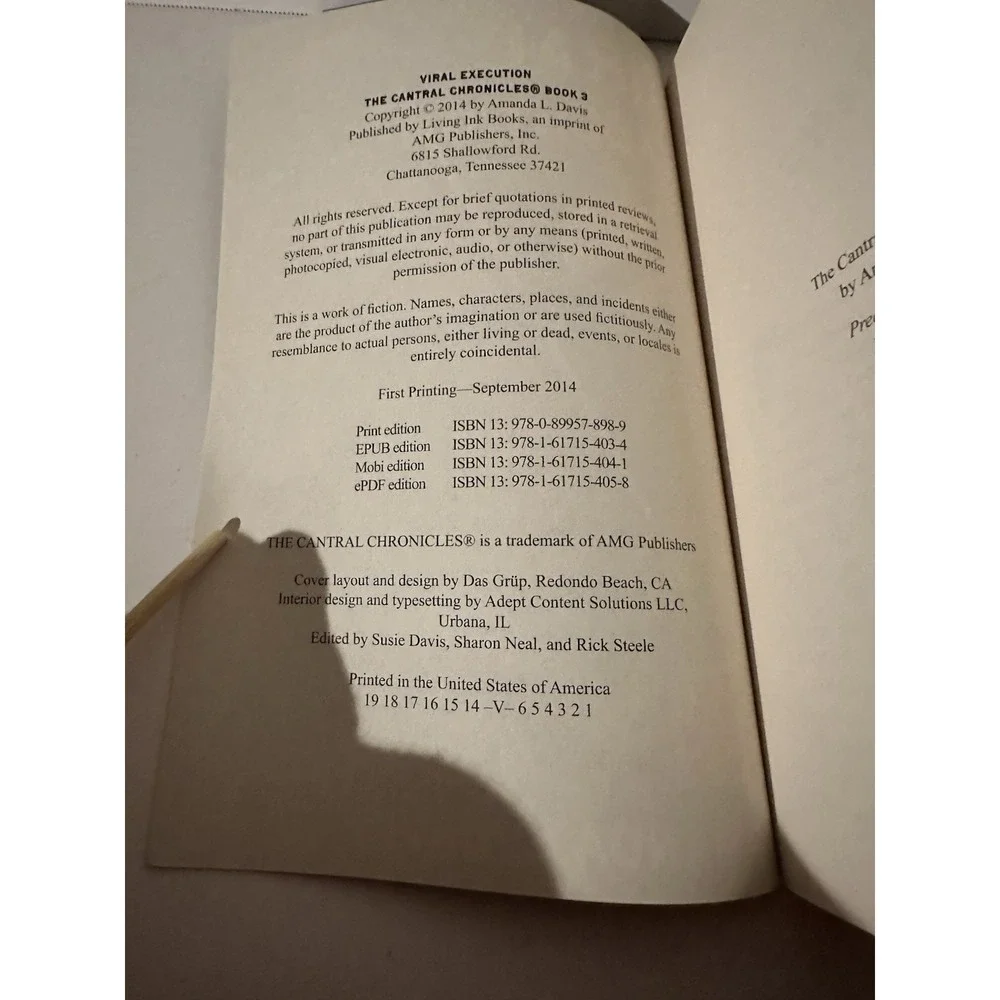 Viral Execution (Volume 3) (The Cantral Chronicles)